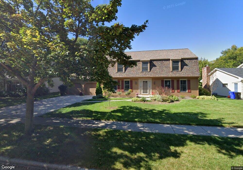 1715 N Edgewood Ave, Appleton, WI 54914 - photo 1