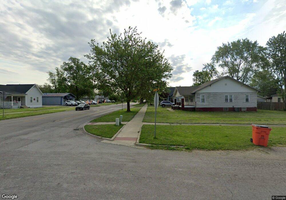 608 S 27th St, Mattoon, IL 61938 - photo 1