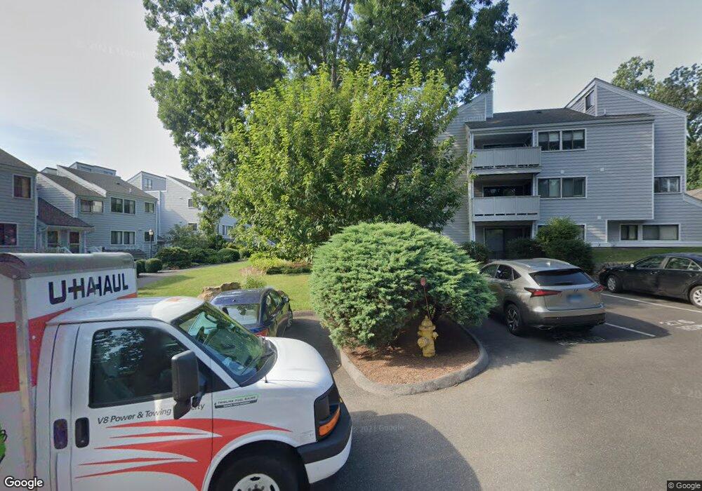 177 Rowayton Woods Dr, Norwalk, CT 06854 - photo 1