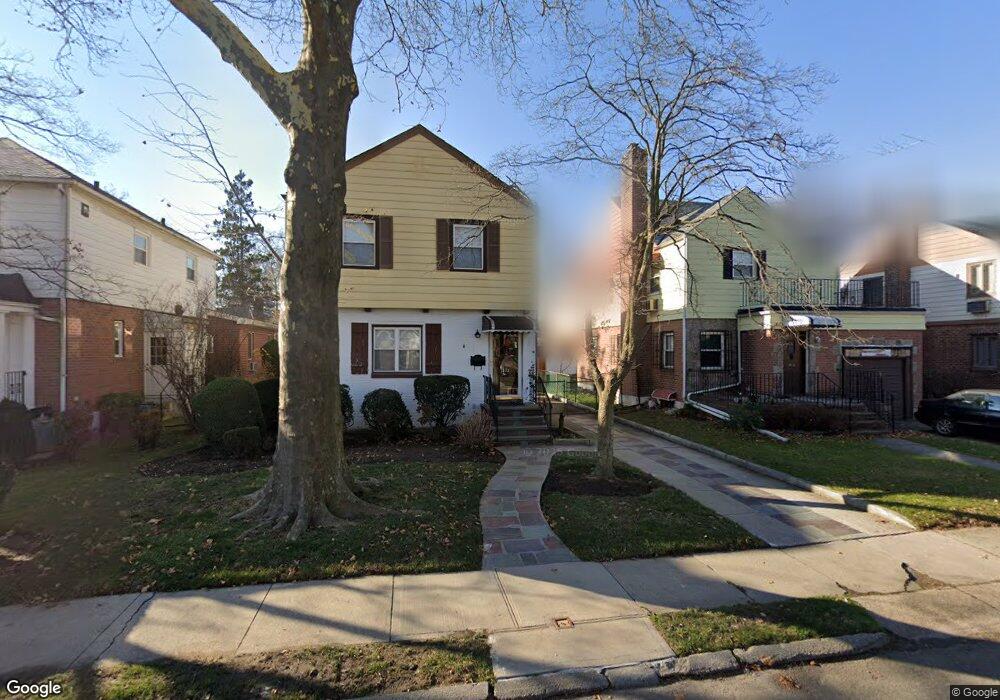 7522 173rd St, Fresh Meadows, NY 11366 - photo 1