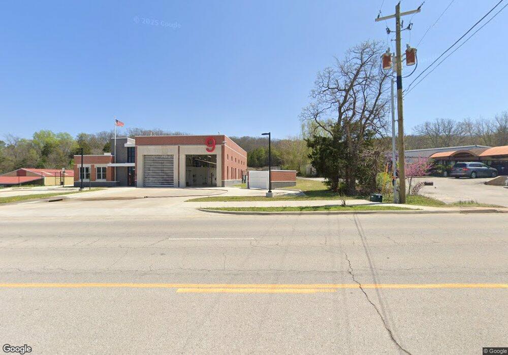 2260 S School Ave, Fayetteville, AR 72701 - photo 1