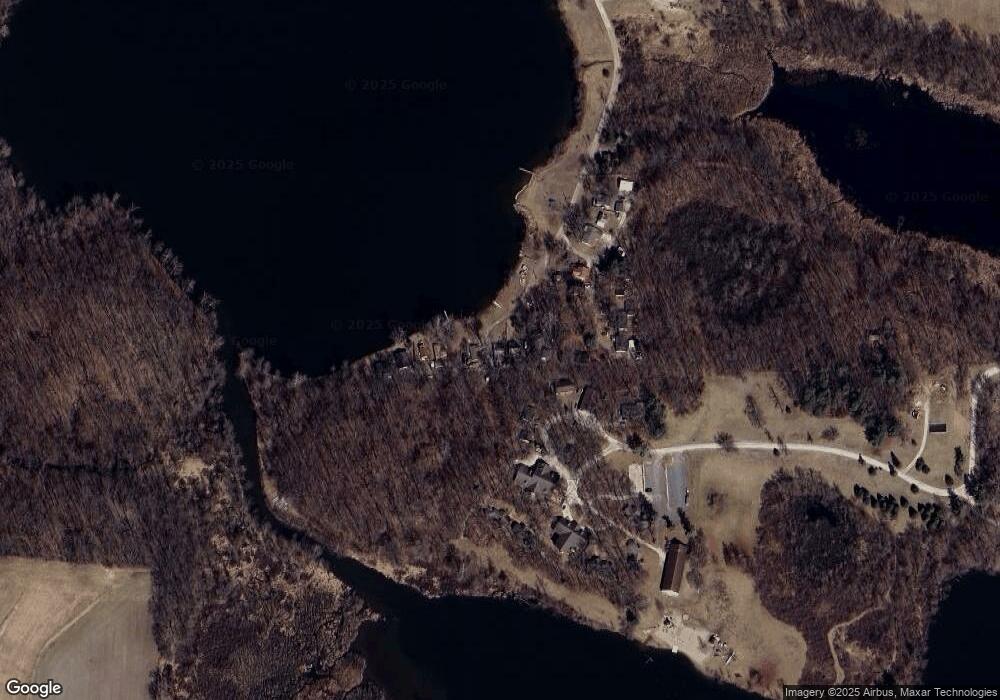 1509 S Lakeshore Dr, Albion, IN 46701 - photo 1