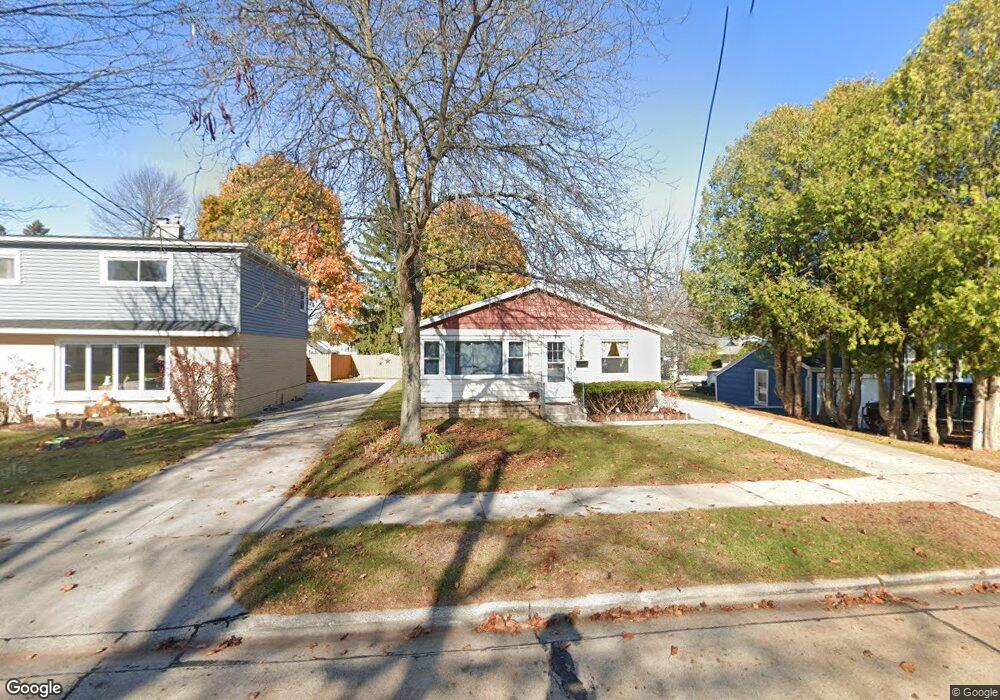 2118 36th St, Two Rivers, WI 54241 - photo 1