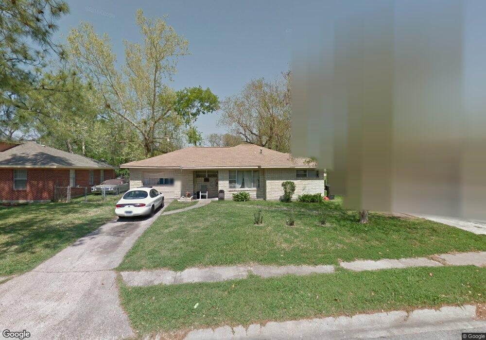511 E Delz Dr, Houston, TX 77022 - photo 1