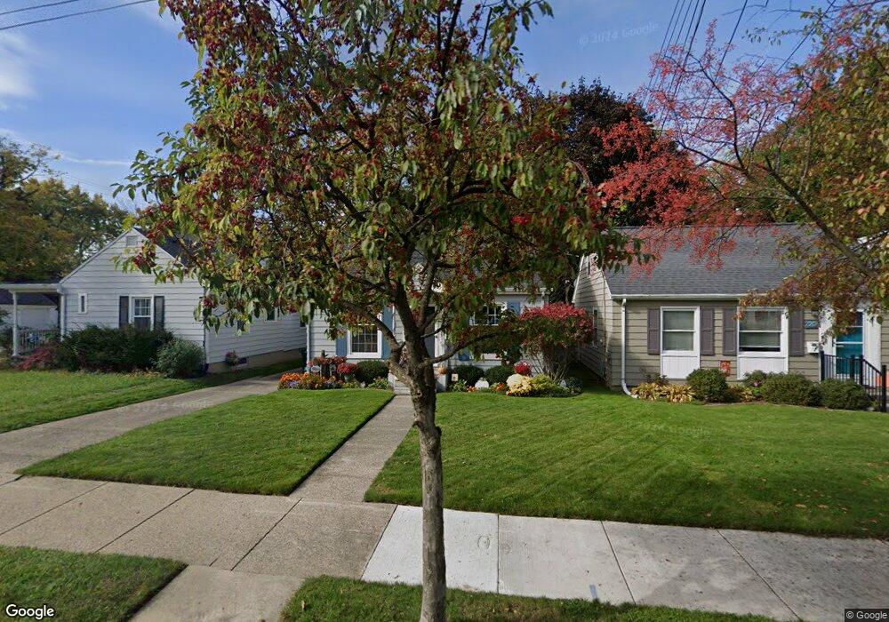 2214 Marion Ave, Lansing, MI 48910 - photo 1