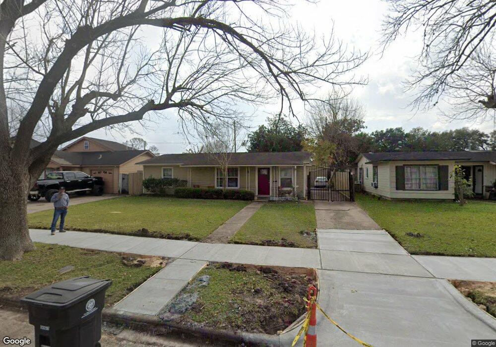 7626 Hereford St, Houston, TX 77087 - photo 1