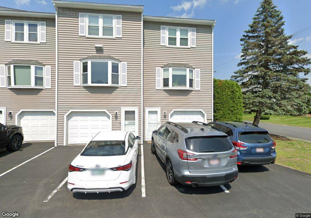 95 Tennis Plaza Rd unit 9  95, Dracut, MA 01826 - photo 1