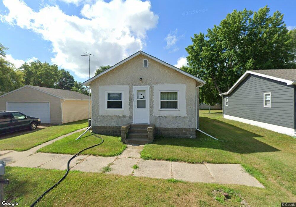 1009 E 8th Ave, Mitchell, SD 57301 - photo 1