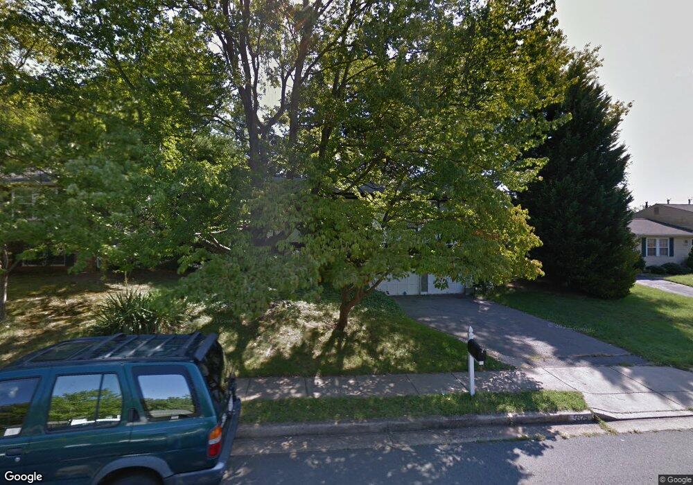 5925 Peregrine Dr, Burke, VA 22015 - photo 1