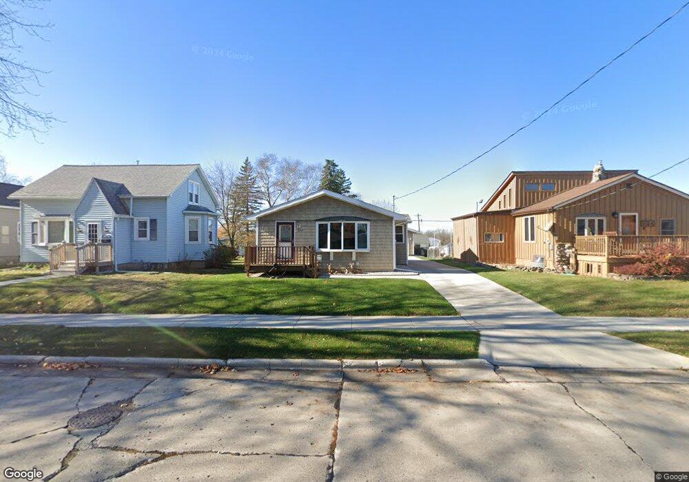 1520 N 23rd St, Manitowoc, WI 54220 - photo 1