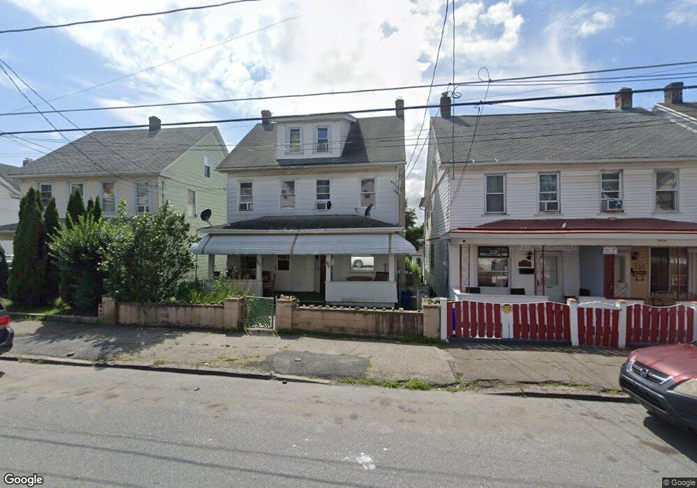 688 N Locust St, Hazleton, PA 18201 - photo 1