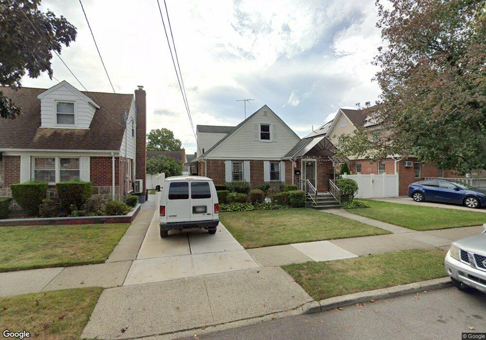 26608 E Williston Ave, Floral Park, NY 11001 - photo 1