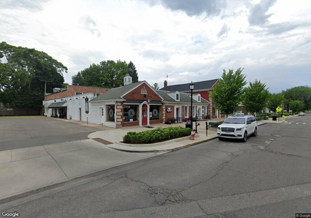 377 Fisher Rd unit C5, Grosse Pointe, MI 48230 - photo 1