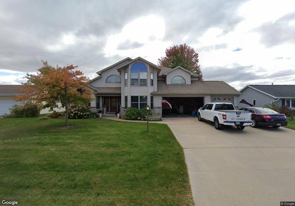 2253 W Hiawatha Dr, Appleton, WI 54914 - photo 1