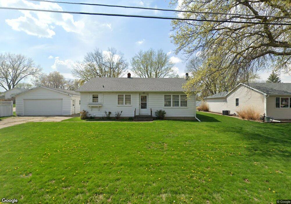809 E 14th St S, Newton, IA 50208 - photo 1