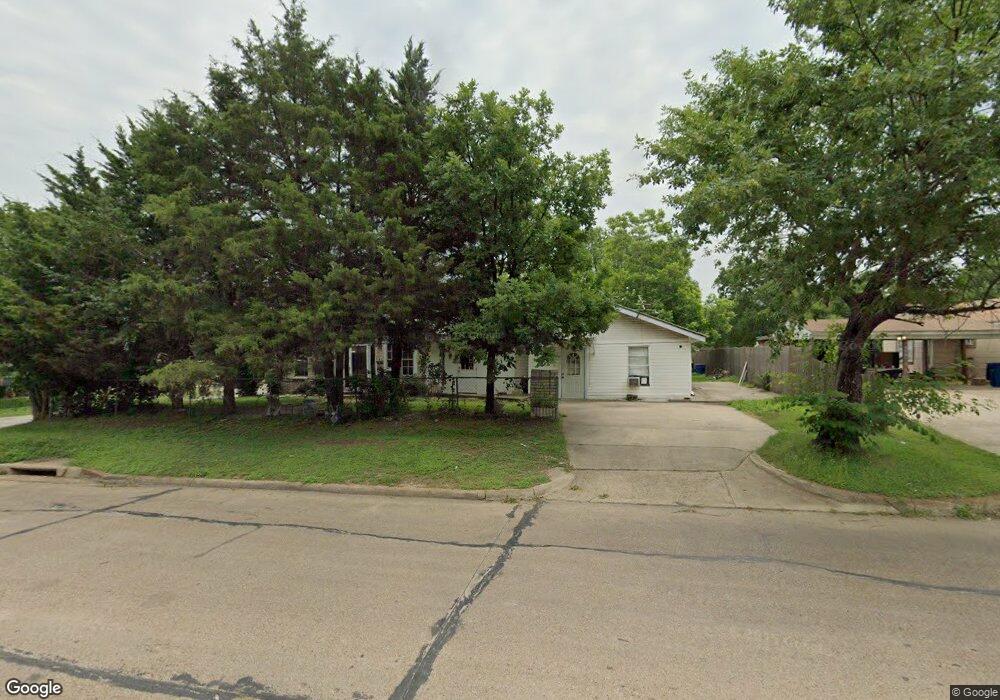 309 E Martin Luther King Dr, Ennis, TX 75119 - photo 1