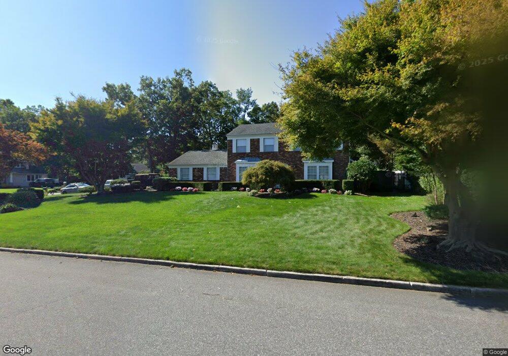 2 Myles Ct, ComMacK, NY 11725 - photo 1