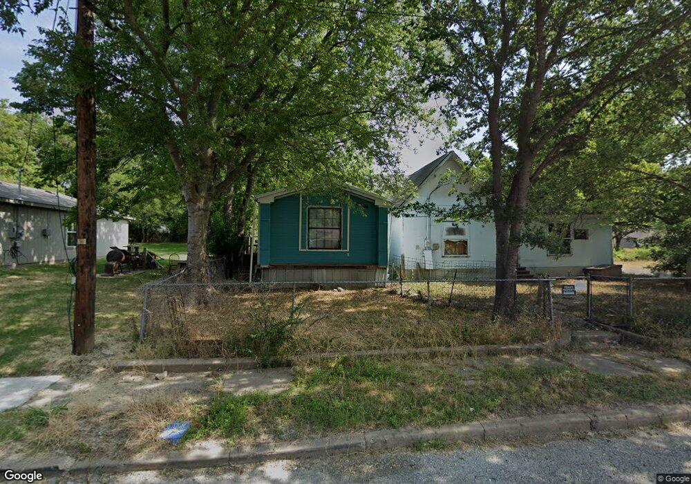 519 E 2nd St, Bonham, TX 75418 - photo 1