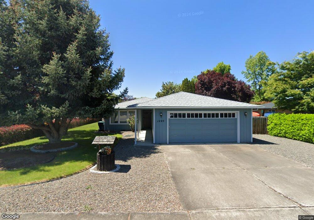 1295 Glengrove Ave, Central Point, OR 97502 - photo 1