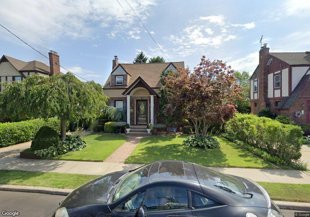 60 Daffodil Ave, Franklin Square, NY 11010 - photo 1