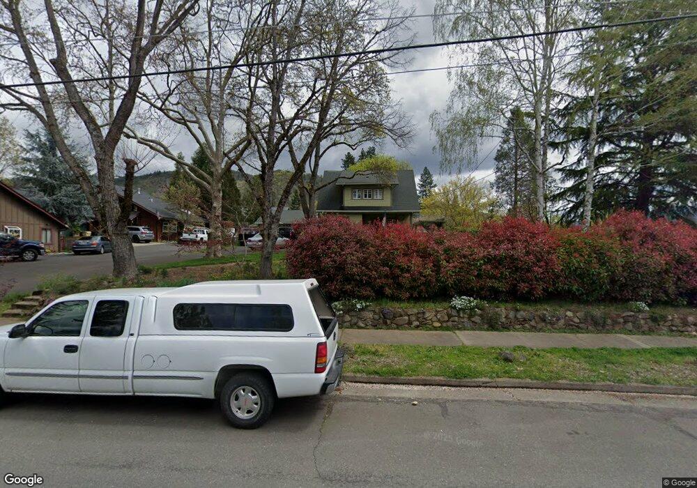 953 NE 9th St, Grants Pass, OR 97526 - photo 1