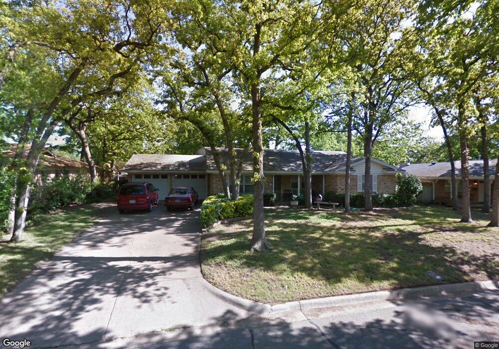 224 Ridgecrest Dr, Hurst, TX 76053 - photo 1