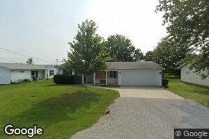 1016 N Cypress St, Saint Elmo, IL 62458