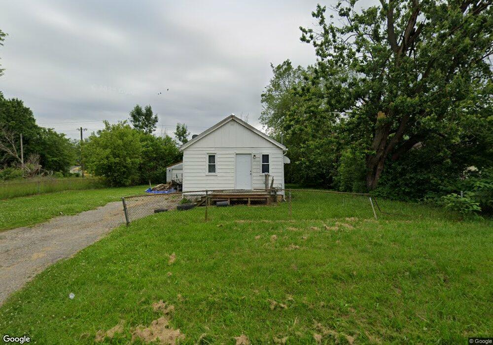 1401 Tremont Ave, Flint, MI 48505 - photo 1