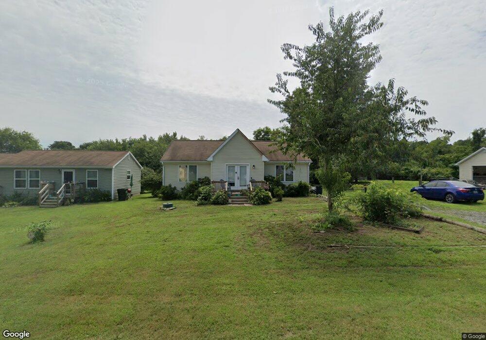 596 Lakeview Dr, Colonial Beach, VA 22443 - photo 1