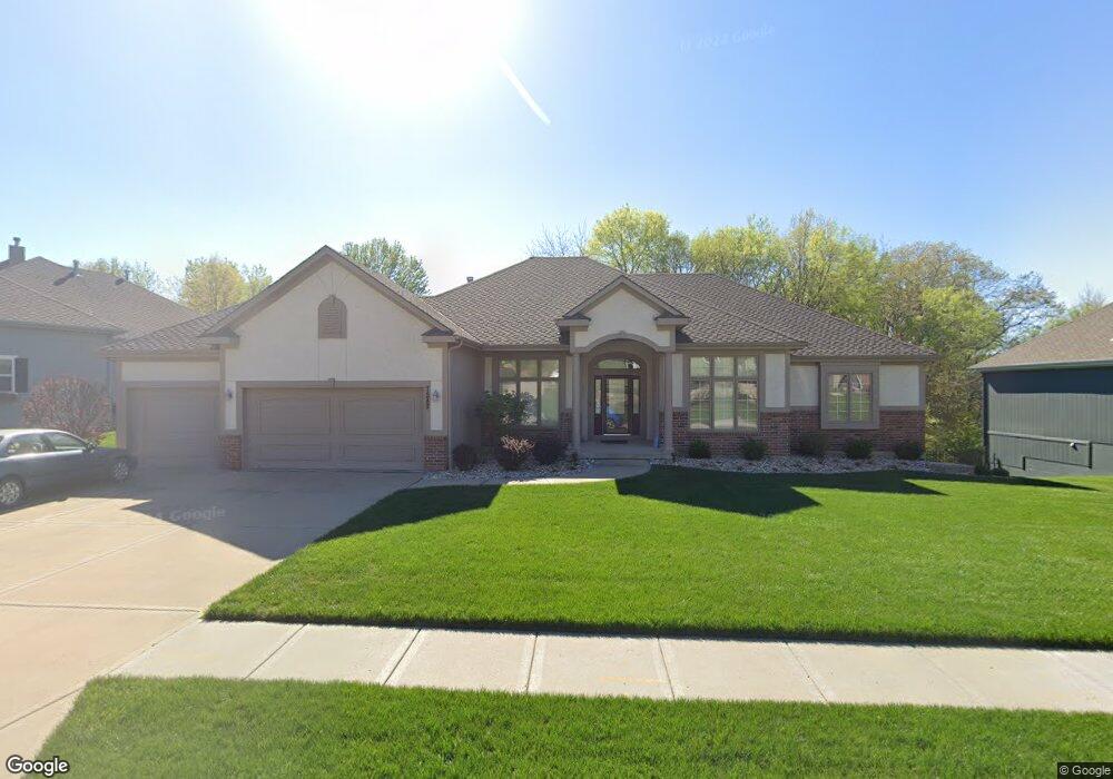 7582 Legler St, Shawnee, KS 66217 - photo 1