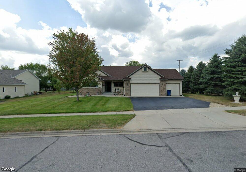 935 Oakcrest Ln, Sauk Rapids, MN 56379 - photo 1