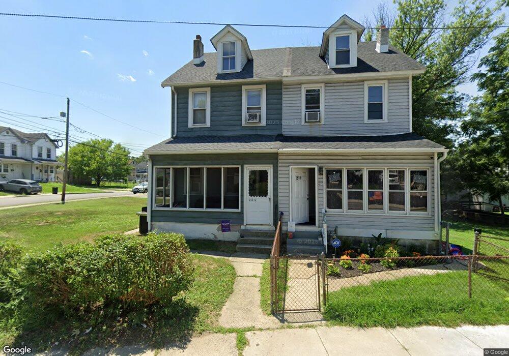 213 Fairview Rd, Crum Lynne, PA 19022 - photo 1