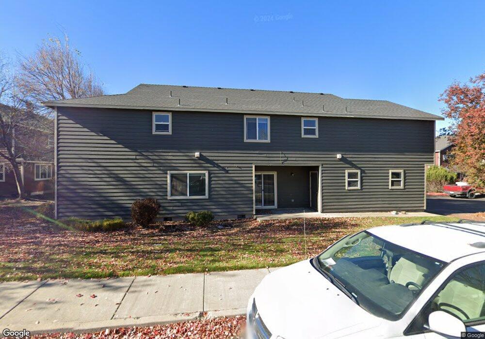 2075 SW Canyon Dr, Redmond, OR 97756 - photo 1