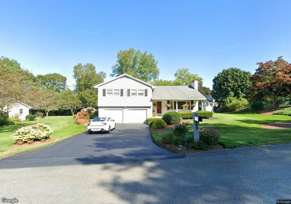 5 Tomolonis Dr, Nashua, NH 03062 - photo 1