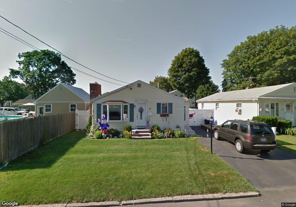 17 Sachem St, Pawtucket, RI 02861 - photo 1