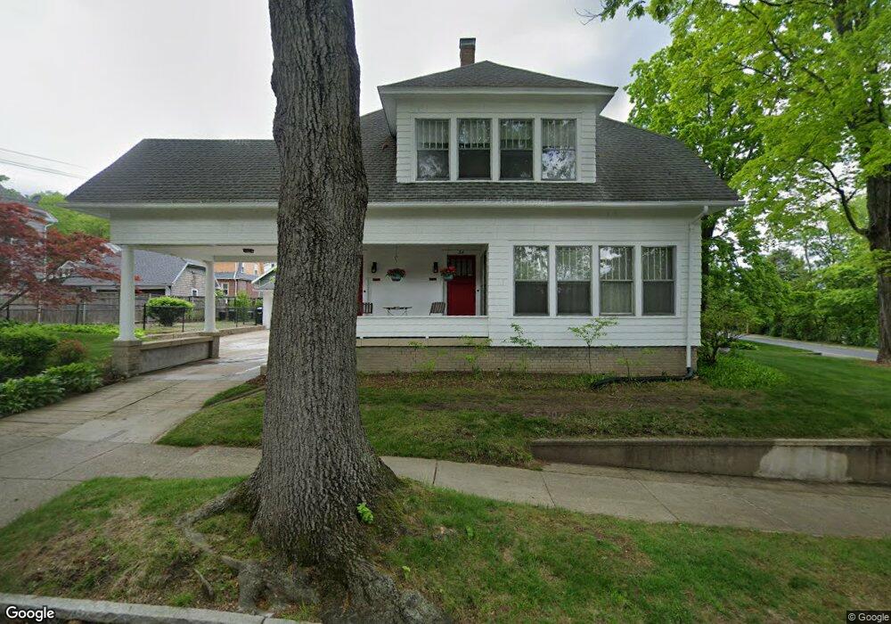 24 Esther St unit 2, Springfield, MA 01109 - photo 1