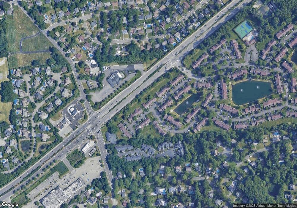 29 W Pond Ct, Smithtown, NY 11787 - photo 1