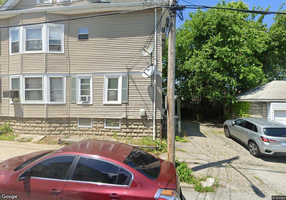 43 Highland St, Pawtucket, RI 02860 - photo 1