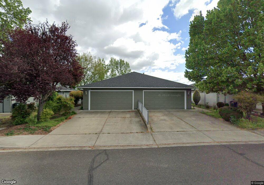 958 Glengrove Ave, Central Point, OR 97502 - photo 1