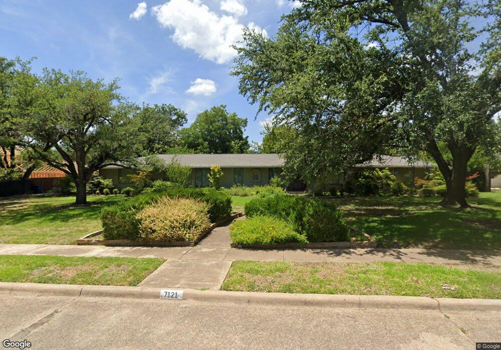 7121 Twin Tree Ln, Dallas, TX 75214 - photo 1