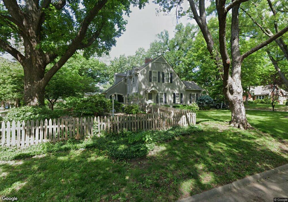 3015 SW 18th St, Topeka, KS 66604 - photo 1