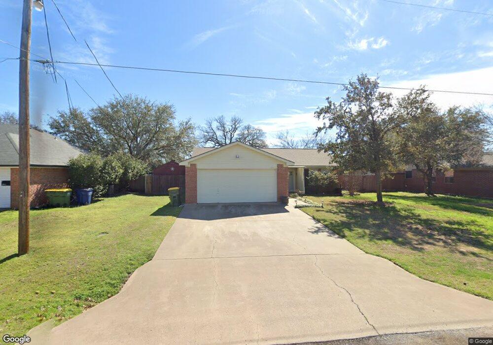 3927 Country Meadows Cir, Granbury, TX 76049 - photo 1