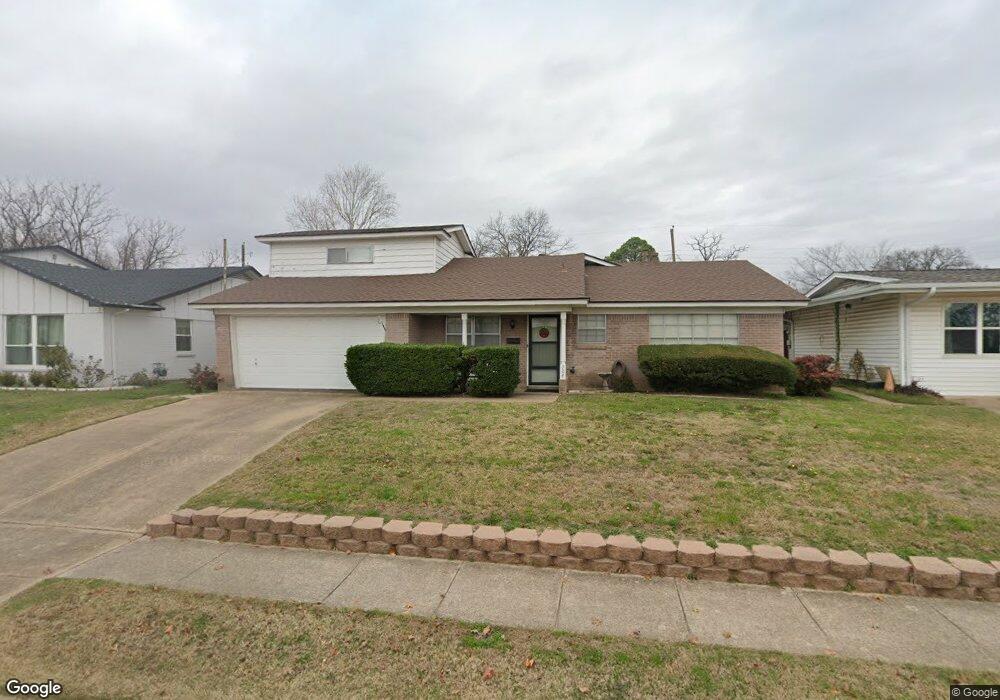 704 Willow St, Hurst, TX 76053 - photo 1