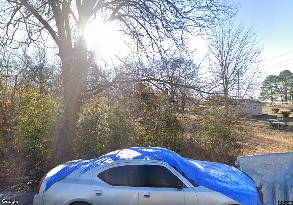 706 E Reeder St, Florence, AL 35630 - photo 1