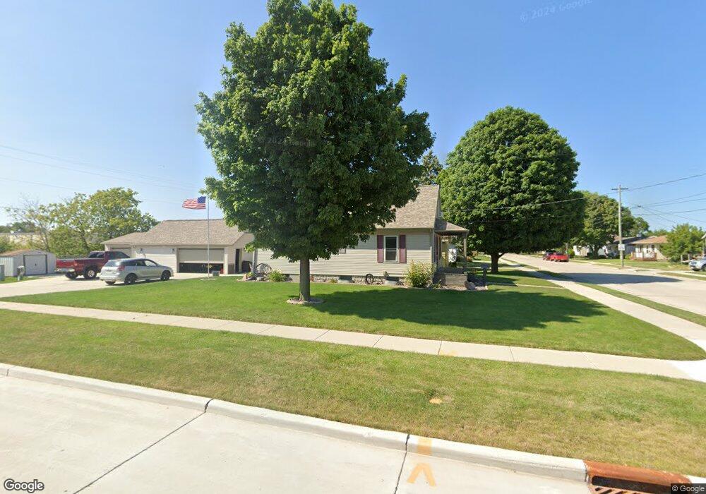 1430 S 32nd St, Manitowoc, WI 54220 - photo 1