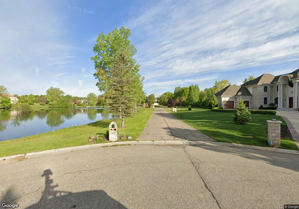 2616 S Shore Dr unit 32, Flushing, MI 48433 - photo 1