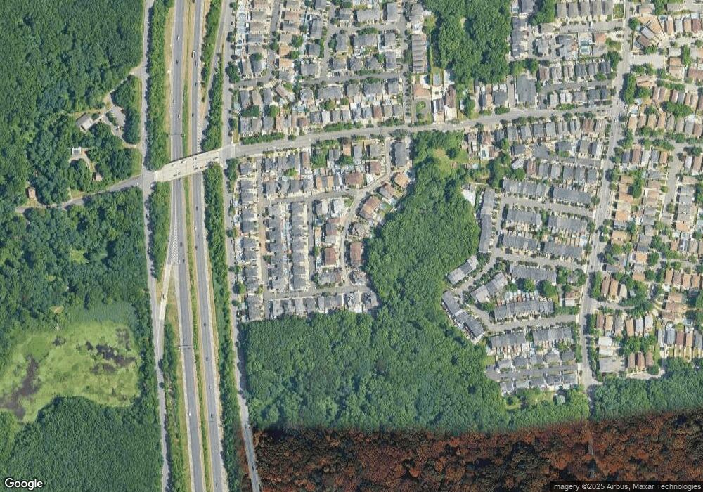 71 Robin Ct, Staten Island, NY 10309 - photo 1