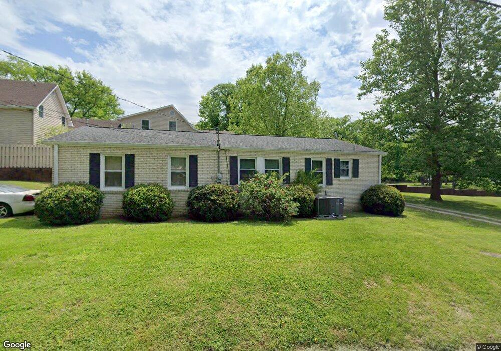 916 1/2 Hillcrest Ave, Columbia, TN 38401 - photo 1