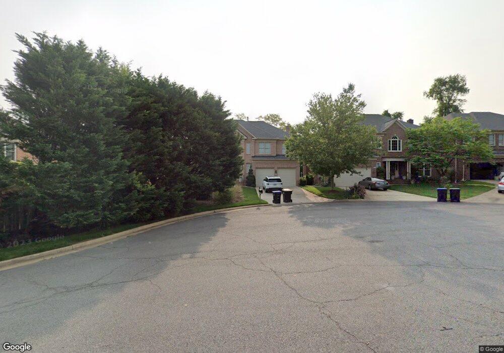 1907 Armand Ct, Falls Church, VA 22043 - photo 1