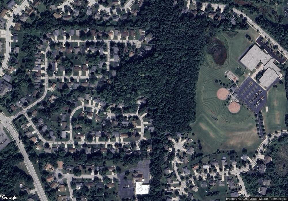 646 Highview Dr, Slinger, WI 53086 - photo 1